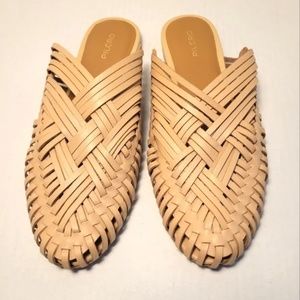 NWOT PILCRO Anthropologie Tan Woven Leather Slides  size 10